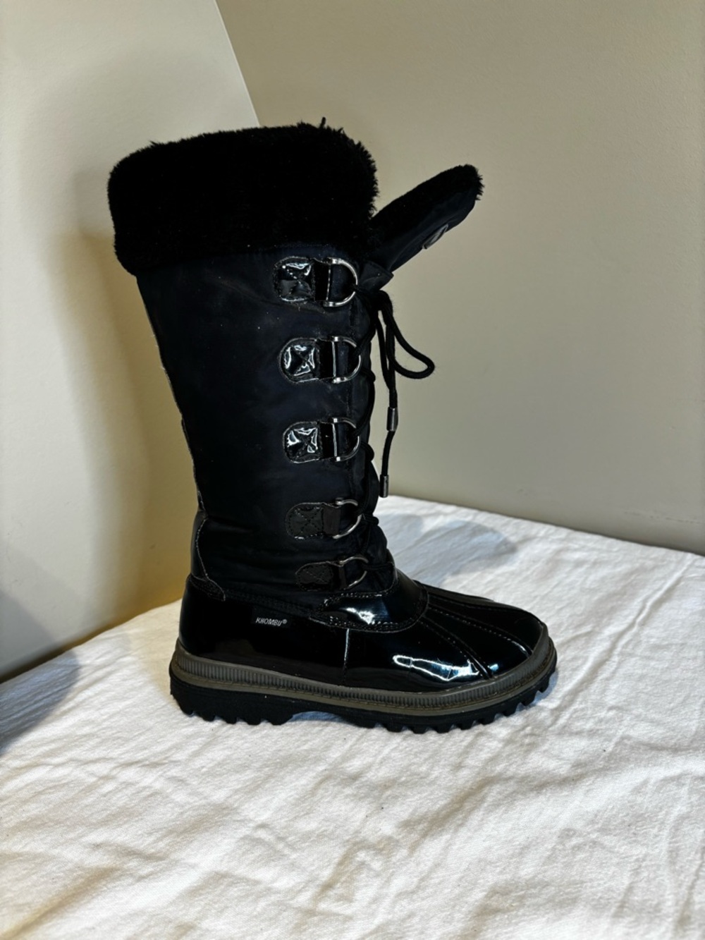 Khombu Women’s Black Patent Faux Fur Winter Boots